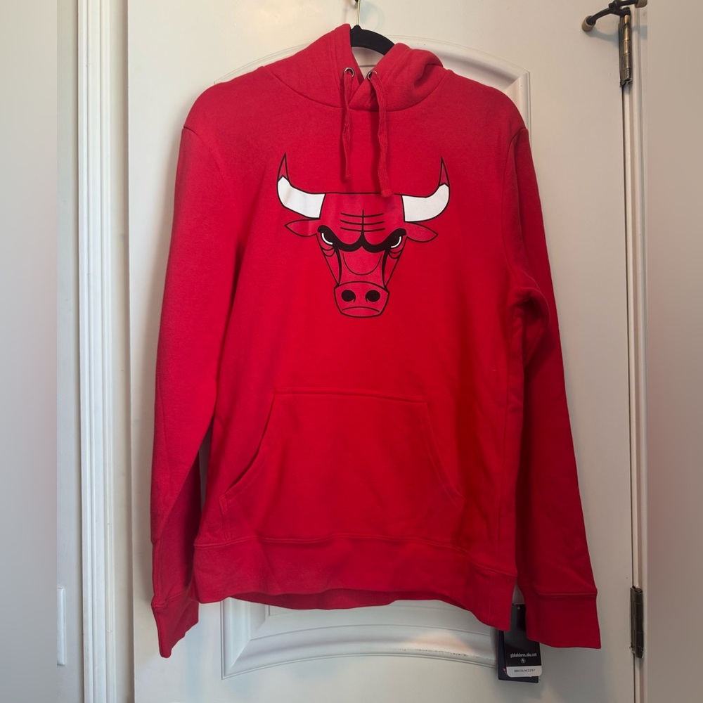 Red Chicago Bulls Hoodie with Large Bull Logo Kangaroo Pocket NWT from Fanatics